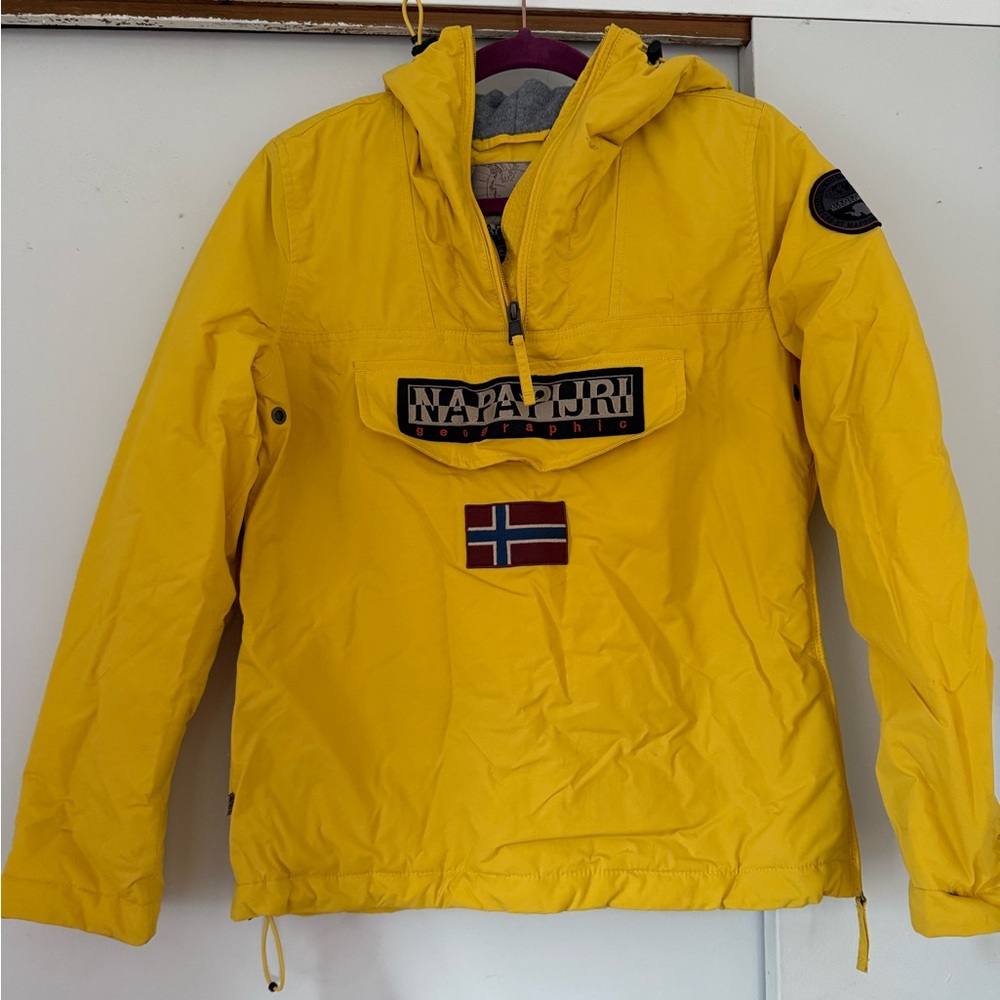 Napapijri Yellow Jacket anorak - tagging Burton for exposure